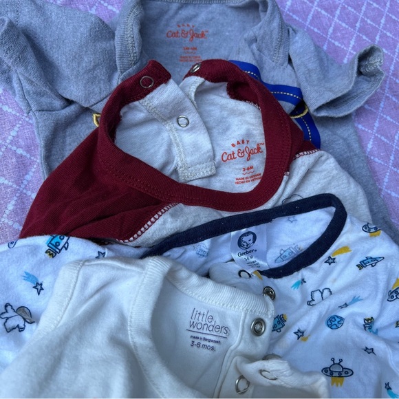 Baby onsie Lot 4 pieces : Box OW2: - Picture 1 of 9